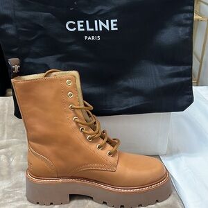NEW C EL INE Bulky Laced Up Boots size 8